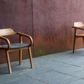 Solid Oak R-Chair | The Collaborative Store