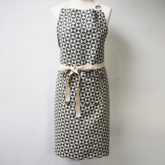 Hackney Cotton Apron | The Collaborative Store