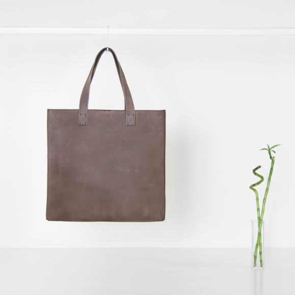 The Minimal XL Leather Bag | The Collaborative Store