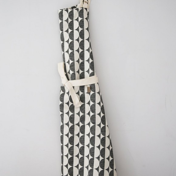 Marylebone Cotton Apron | The Collaborative Store