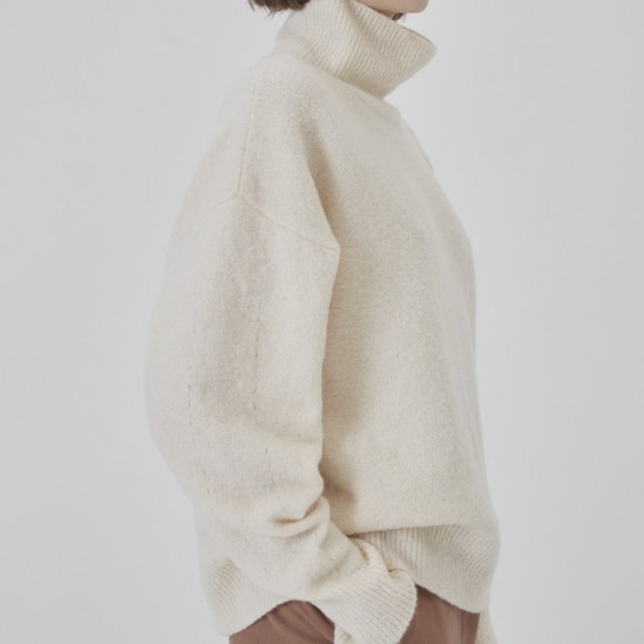 Bennett Cashmere Blend Sweater in Off White | The Collaborative Store