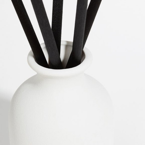 Blackcurrant & Bergamot Ceramic Reed Diffuser (Exclusive) | The Collaborative Store